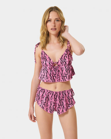 BB x Ashley Williams Luxus-Satin-Set aus Crop-Camisole und Shorts mit Tattoo-Print