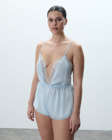 Vermont Luxus-Satin-Teddy in Eiswasserblau